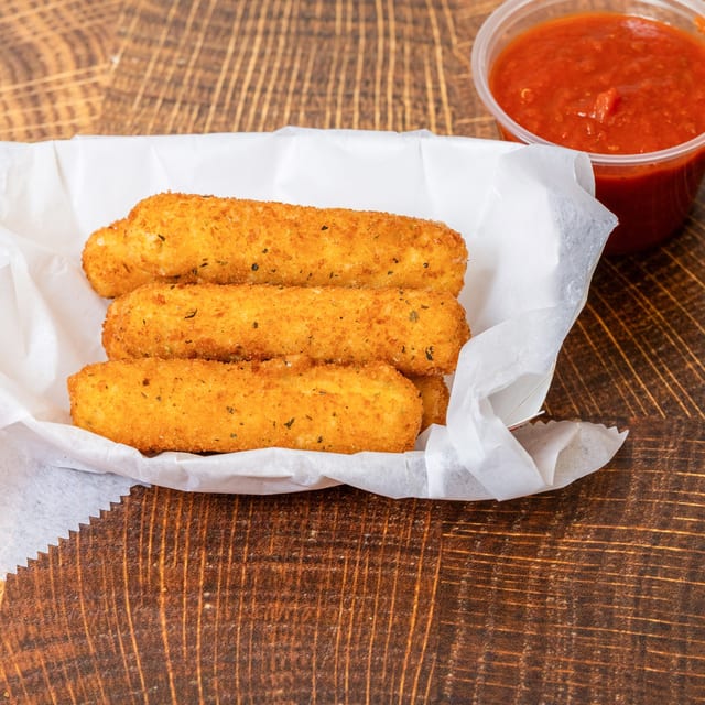 Mozzarella Sticks (6) with Marinara Sauce.